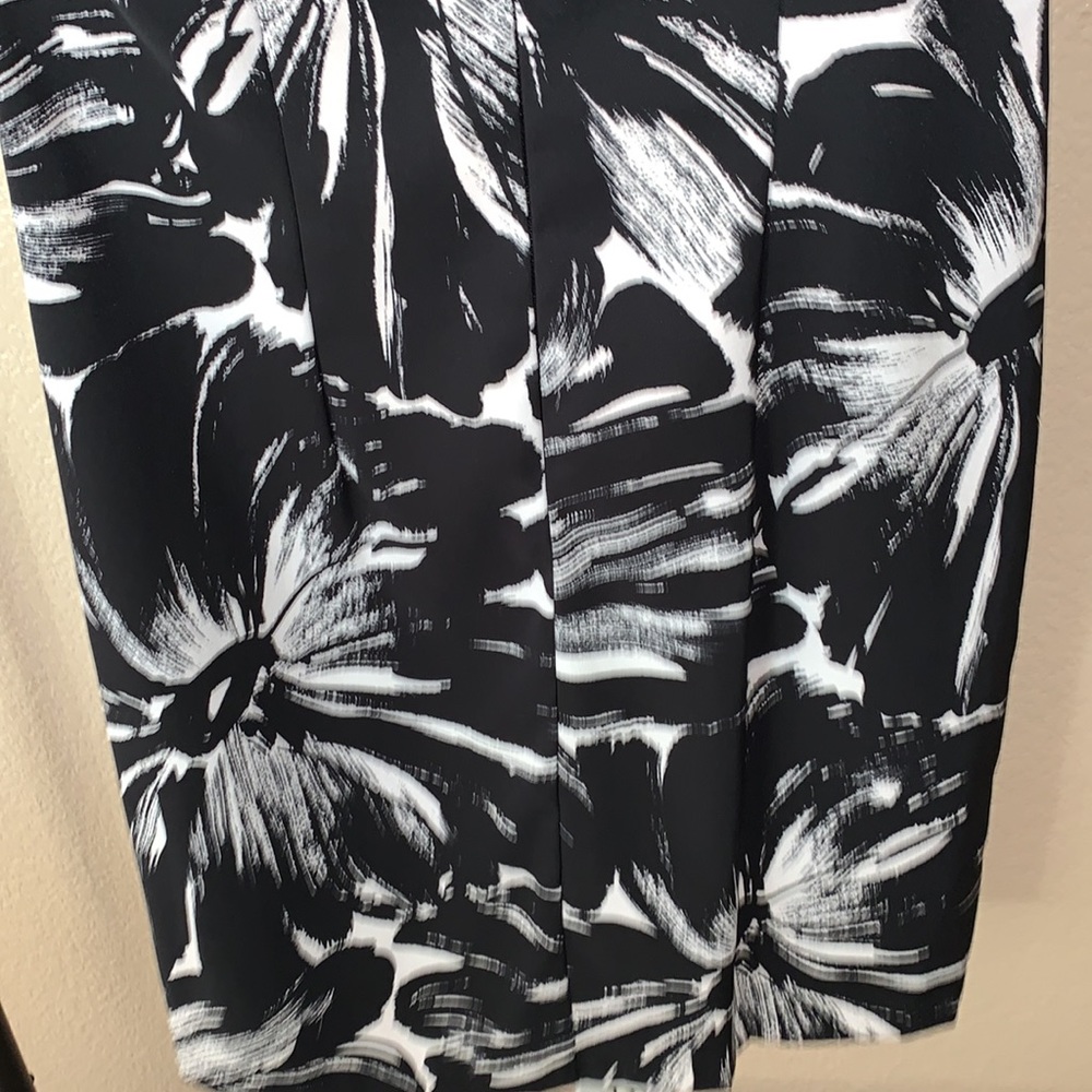 Connected Apparel floral dress - Picture 6 of 7
